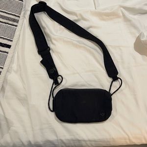 Lululemon black crossbody men or women